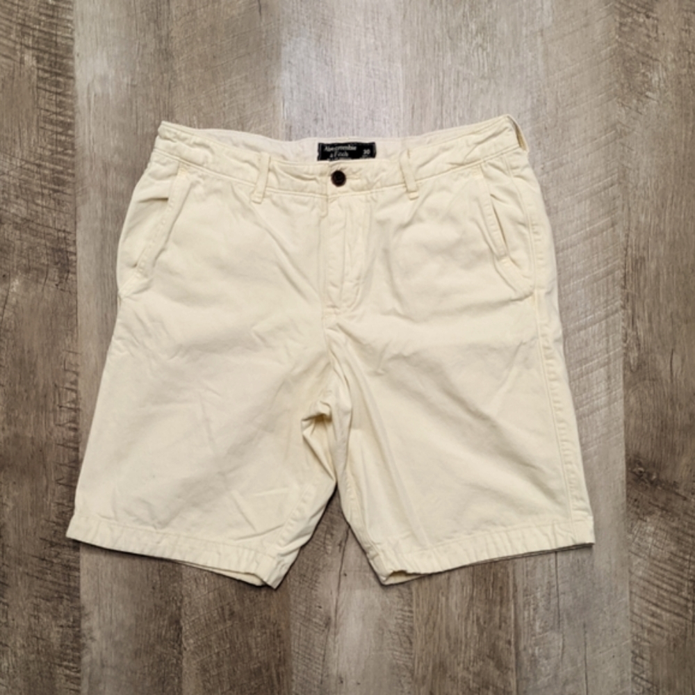 Abercrombie and Fitch Men's Light yellow Shorts